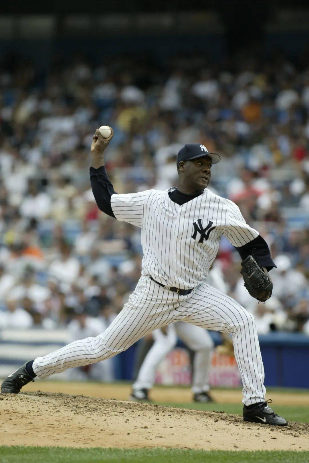 斯图加特发布备战花絮，赛前临场应变，社区盾任务艰巨，球队文化再被提及 