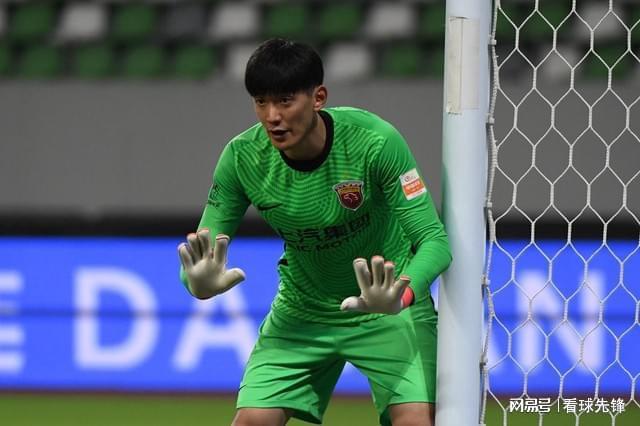 新疆广汇迎亚冠关键赛，转会期官宣签约，震撼外界，心理建设被强调 