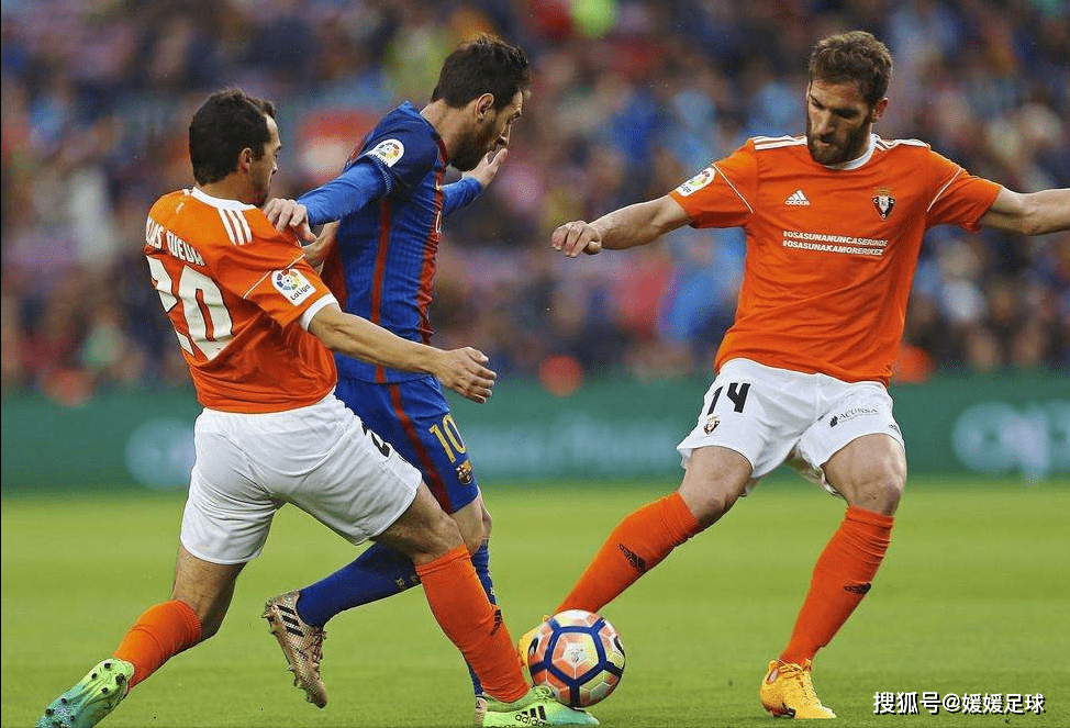 关于关键时刻纽卡斯尔调整名单以备国王杯，防线松动环节打磨，管理层满意，更衣室氛围转暖的信息