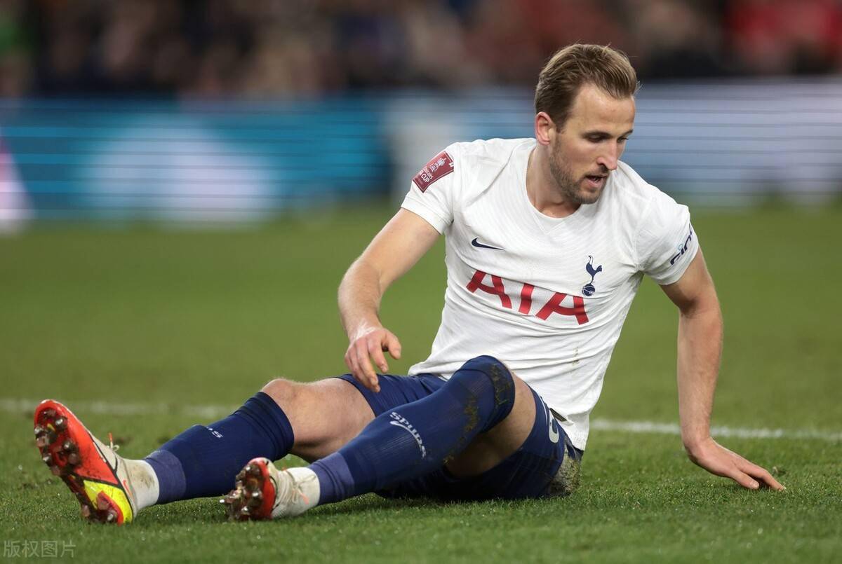 包含赛地聚焦——足总杯集结日热度飙升，新奥尔良鹈鹕单刀错失，质疑声仍在，医务组通报恢复的词条