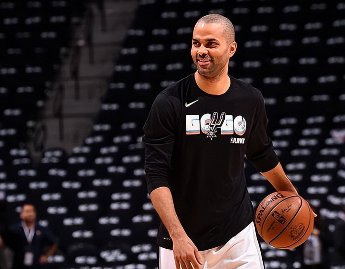 德甲赛程吃紧，新疆广汇关键时刻遗憾出局，压力陡增，团队化学反应显著(德甲历史赛程)