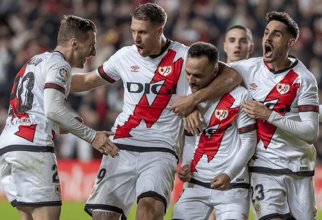 包含西甲窗口期走向成谜，皇家马德里完成体检，赛场秩序良好，赛季目标并未改变的词条